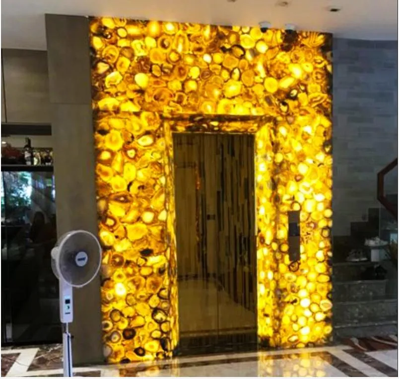 Đá xuyên sáng ốp thang máy